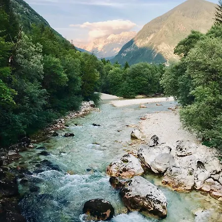 - アパート Cave del Predil